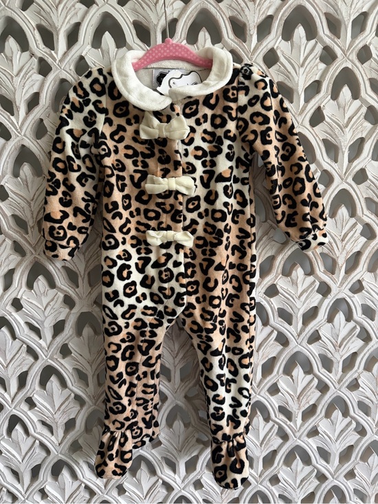 Mud Pie Other - Mudpie NWT Leopard Print Fleece Baby One-Piece, 0-6M